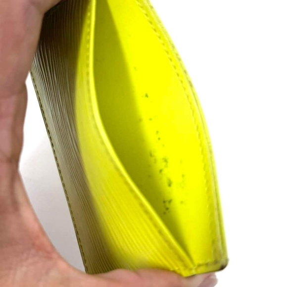 ▪️🎾 LOUIS VUITTON EPI CARDHOLDER 🎾◾️ - Picture 8 of 8